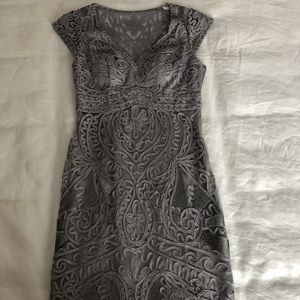Sue Wong size 2 silver Embroidered overlay  dress